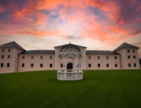 Отель Chateau Sanov Sanov  Экстерьер фото