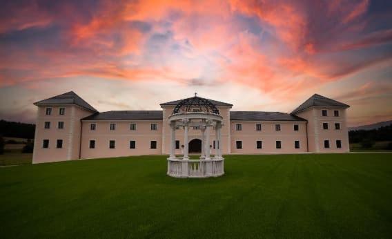 Отель Chateau Sanov Sanov  Экстерьер фото